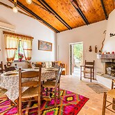 Aadonis Villa
