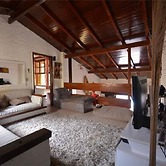 Yellow House Palmeiras Beach Caraguá