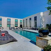 Bishop Arts Hotel by Qresorts.