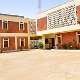 Yanna Lodge