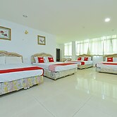 OYO 90494 Sam Huat Hotel