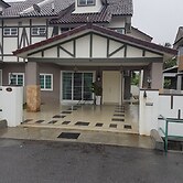 Sitiawan Homestay