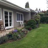 Alexandra Garden Court Motel