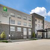 Holiday Inn Express & Suites Denton South by IHG