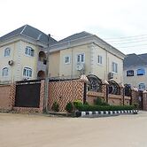 Resdon Hotel and Suites