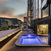 The Onyx Apartment Hotel by NEWMARK