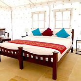 Sheesh Mahal Desert Camp
