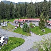 Pioneer Inn by the River