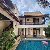 Punnapha Pool Villa  Pattaya