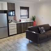 Mayberrypark Guest Lodge