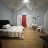 Studio Chateau - Manor Park, Kingston 8