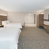 Holiday Inn Express Hotel & Suites Ottawa Airport by IHG