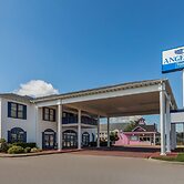 Angel Inn Near IMAX, a Travelodge by Wyndham