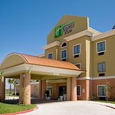 Holiday Inn Express & Suites Kingsville by IHG