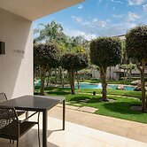 Dusit Thani LakeView Cairo