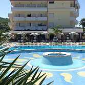 Cliffs Hotel