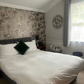 Woodlands Lodge Hotel