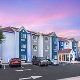 Microtel Inn & Suites by Wyndham Brooksville