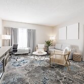 Oakfield Inn & Suites Rochester, an Ascend Collection Hotel