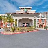 Holiday Inn Express & Suites, Lake Elsinore by IHG