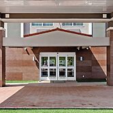 La Quinta Inn & Suites by Wyndham Raymondville