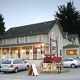 Valley Ford Hotel