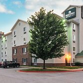HomeTowne Studios & Suites by Red Roof Bentonville