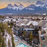 Blackstone Mountain Lodge by CLIQUE