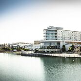 Waterfront Southport Hotel