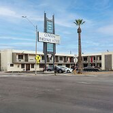 Central Phoenix Hotel