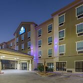 Days Inn & Suites by Wyndham San Antonio near Frost Bank Center