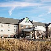 Holiday Inn Express & Suites Green Bay East by IHG