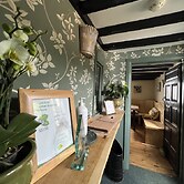 Cottage Lodge Hotel