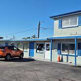 Base Motel By OYO South Tampa