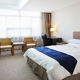 Ramada by Wyndham Dongtan Hotel