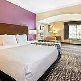 La Quinta Inn & Suites by Wyndham Houston - Magnolia