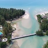 APSARA Beachfront Resort and Villa