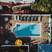 Grenadine House