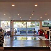 Santa Cruz Village Hotel