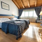 West Point Airport Hotel