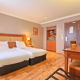 121 Paris Hotel