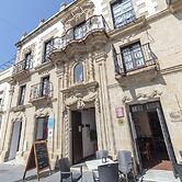 Casa Palacio de Los Leones