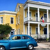 Creole Gardens Guesthouse and Inn