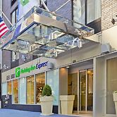 Holiday Inn Express New York City- Wall Street by IHG
