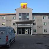 Super 8 by Wyndham Estevan