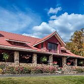 Hilltop Manor Bed and Breakfast