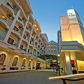 Flamingo Hotel by The Lake