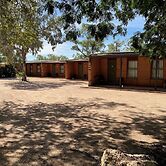 Territory Manor Motel & Caravan Park