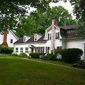 Admiral Peary Inn Bed & Breakfast