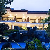 Pumilio Mountain & Ocean Hotel